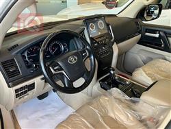 تۆیۆتا لاند کروزەر